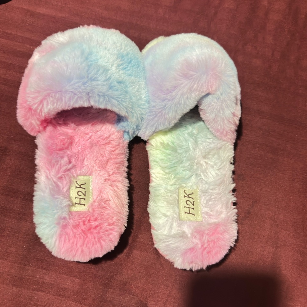 H2K Pastel Fluffy Slippers